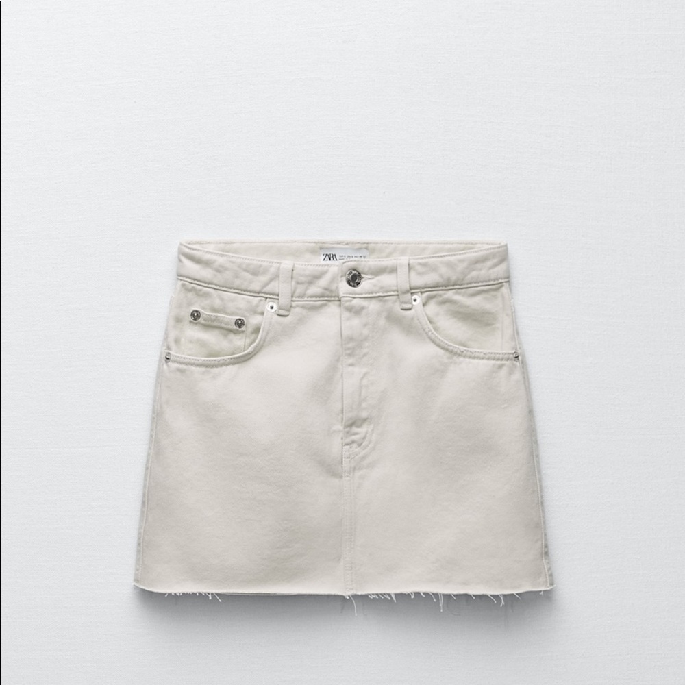 Zara denim skirt. Color: ecru. Brand new with tags